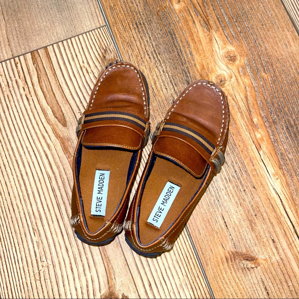 Boys Steve Madden Leather Loafers Size 13 EUC